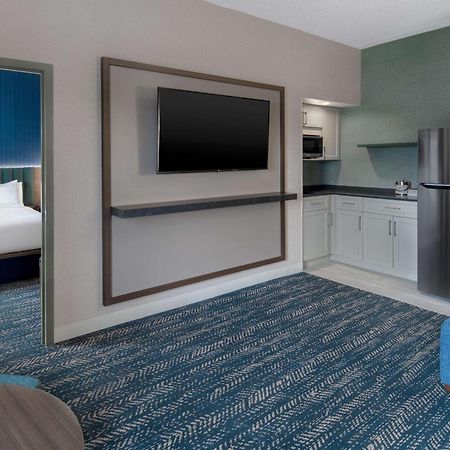 Doubletree Suites By Hilton Mount Laurel Exterior photo