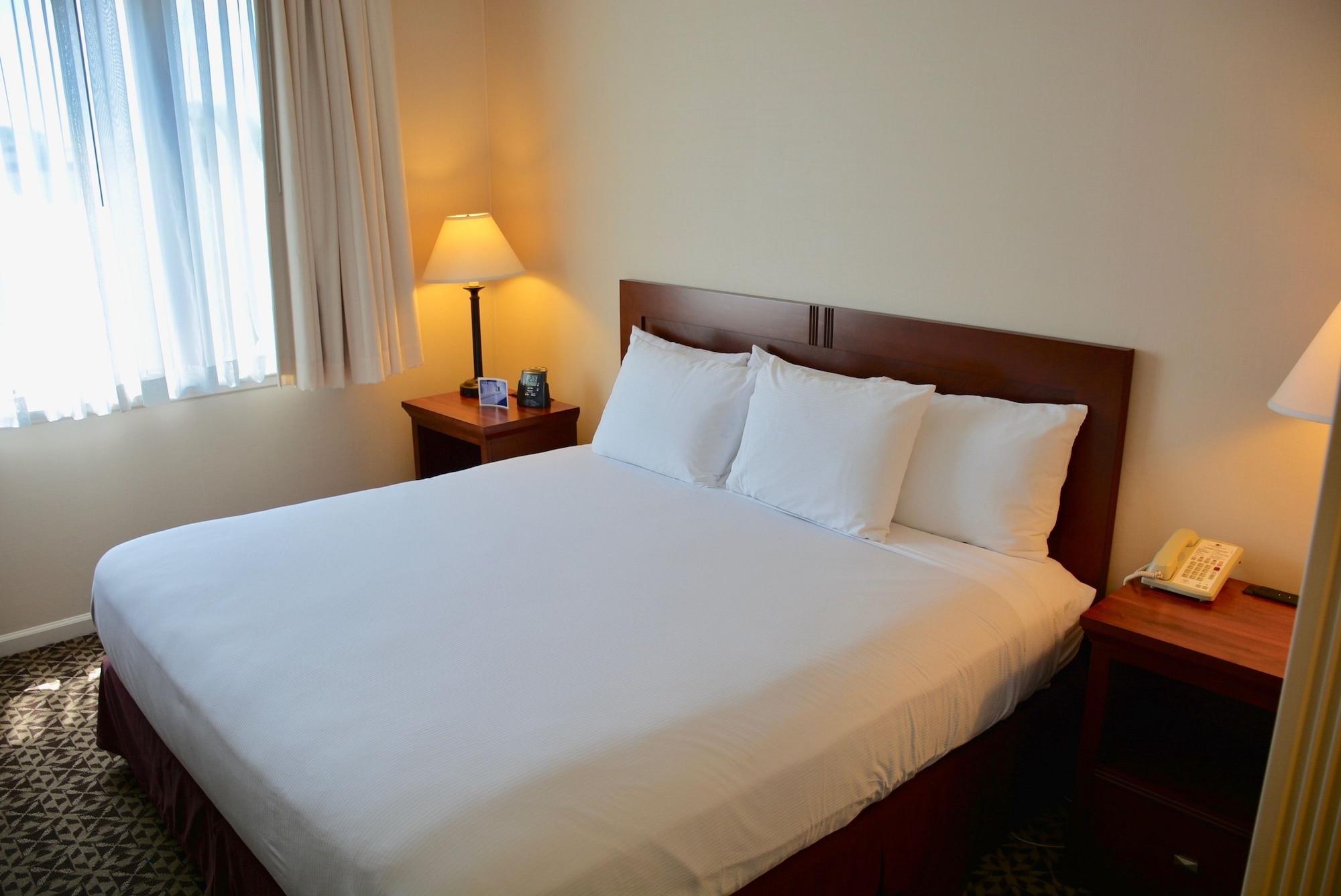 Doubletree Suites By Hilton Mount Laurel Exterior photo