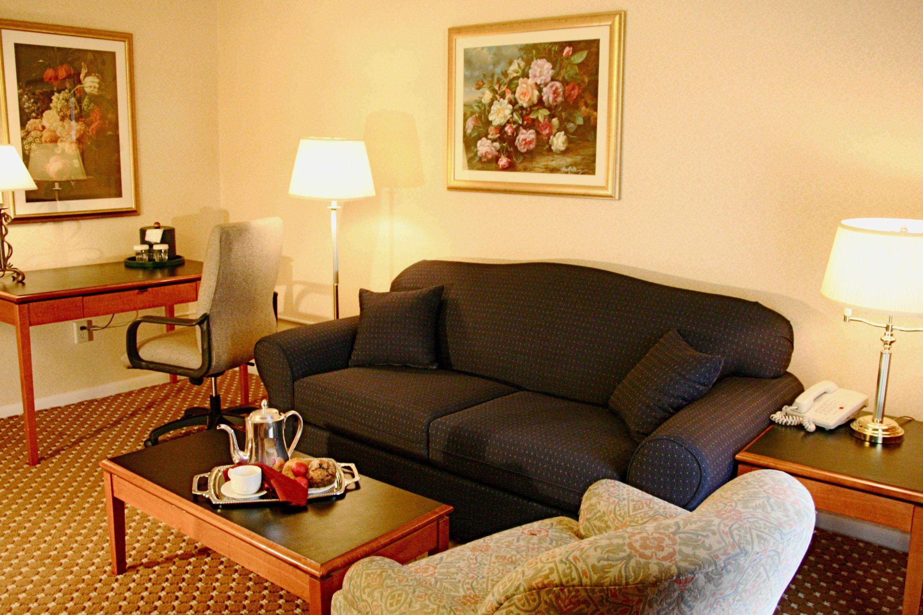 Doubletree Suites By Hilton Mount Laurel Exterior photo