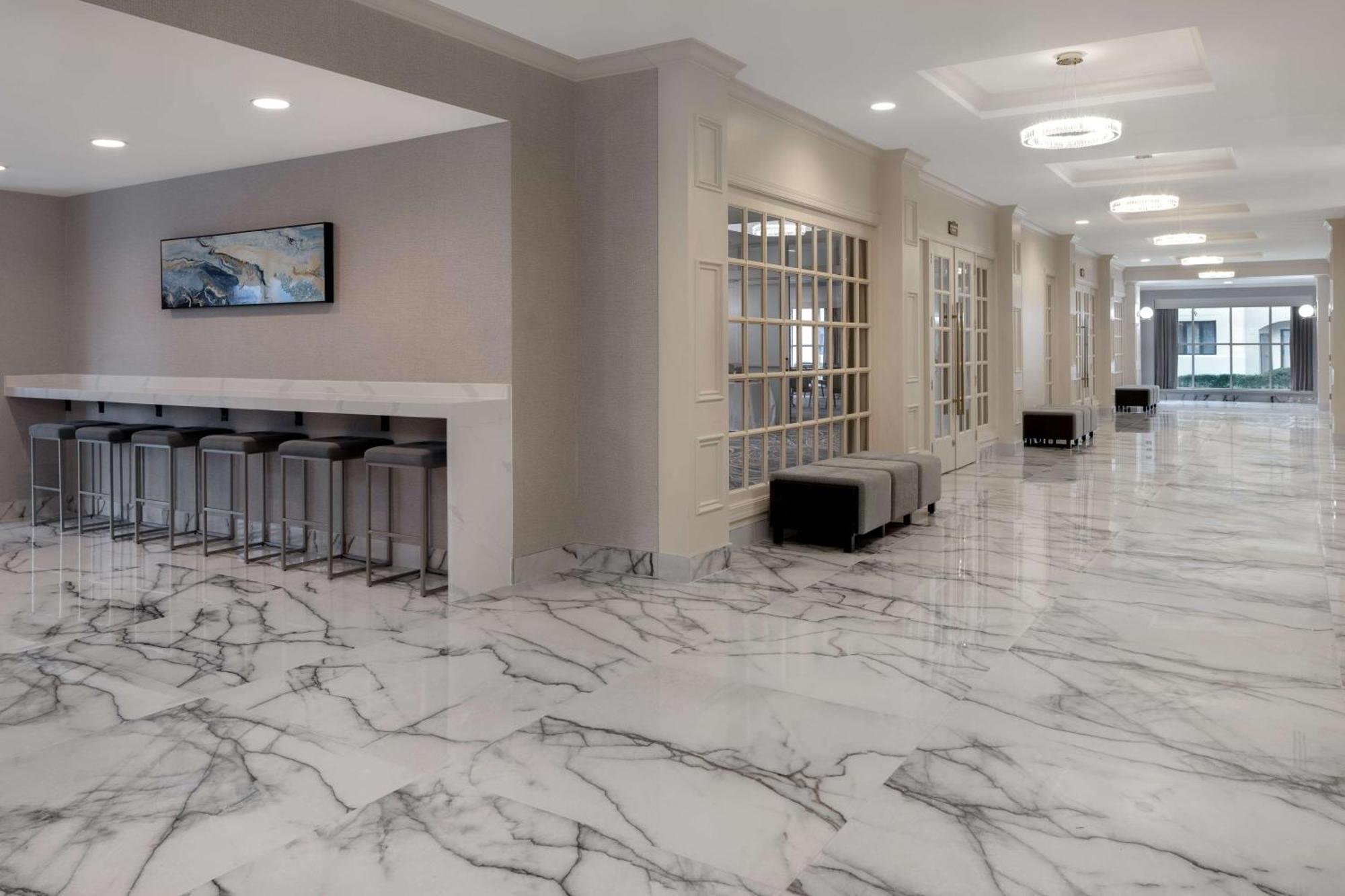 Doubletree Suites By Hilton Mount Laurel Exterior photo