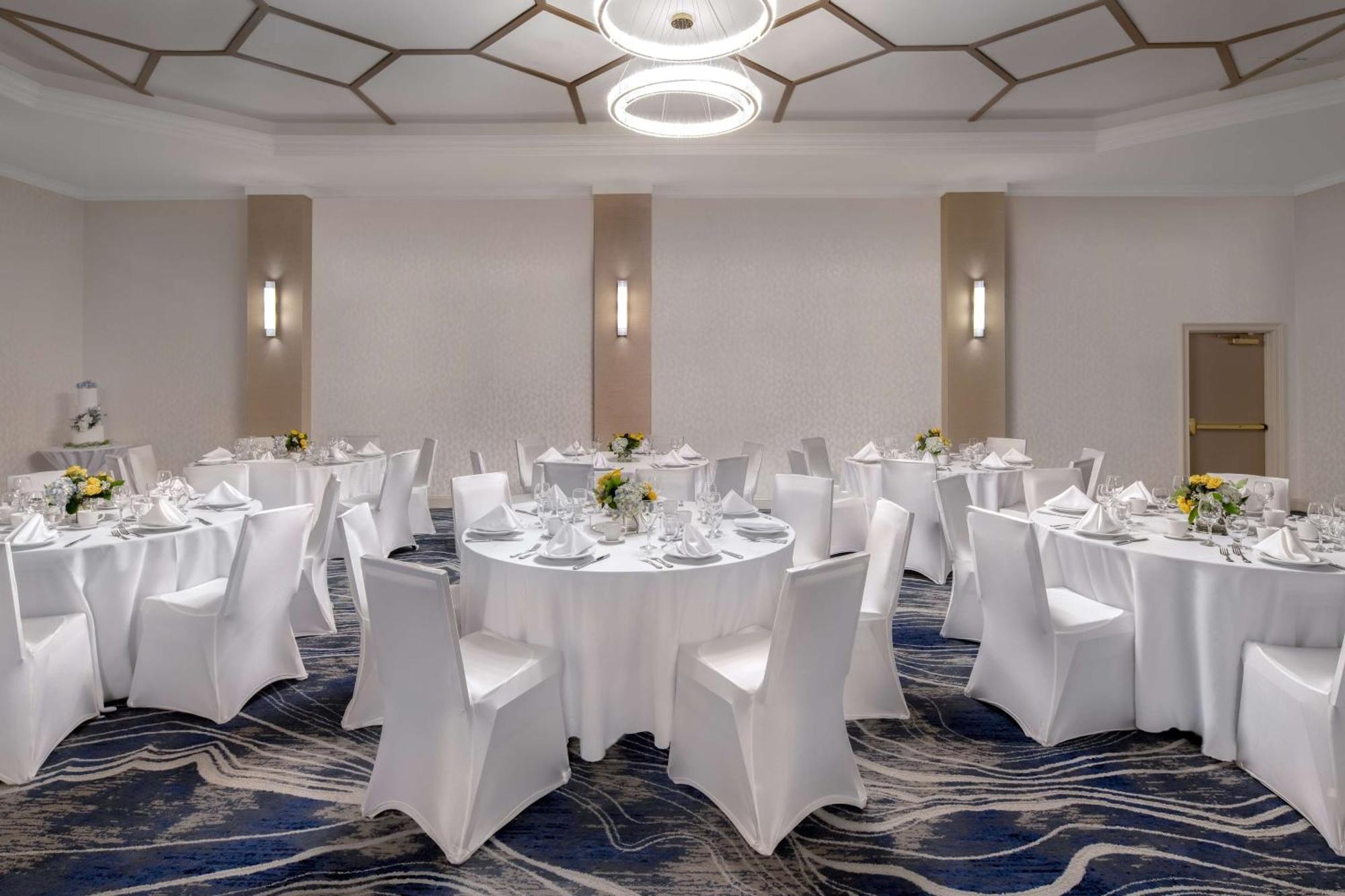 Doubletree Suites By Hilton Mount Laurel Exterior photo