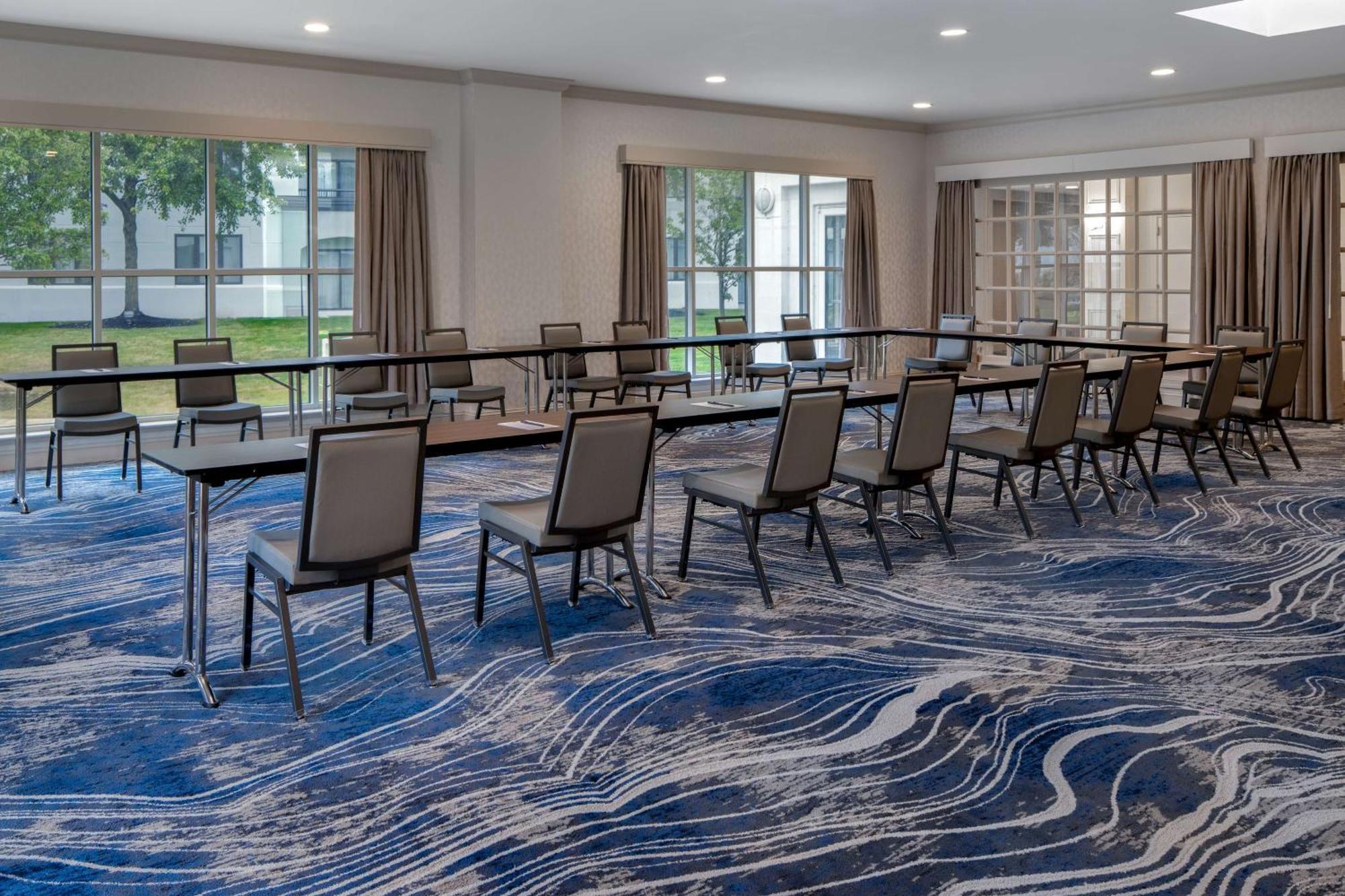 Doubletree Suites By Hilton Mount Laurel Exterior photo