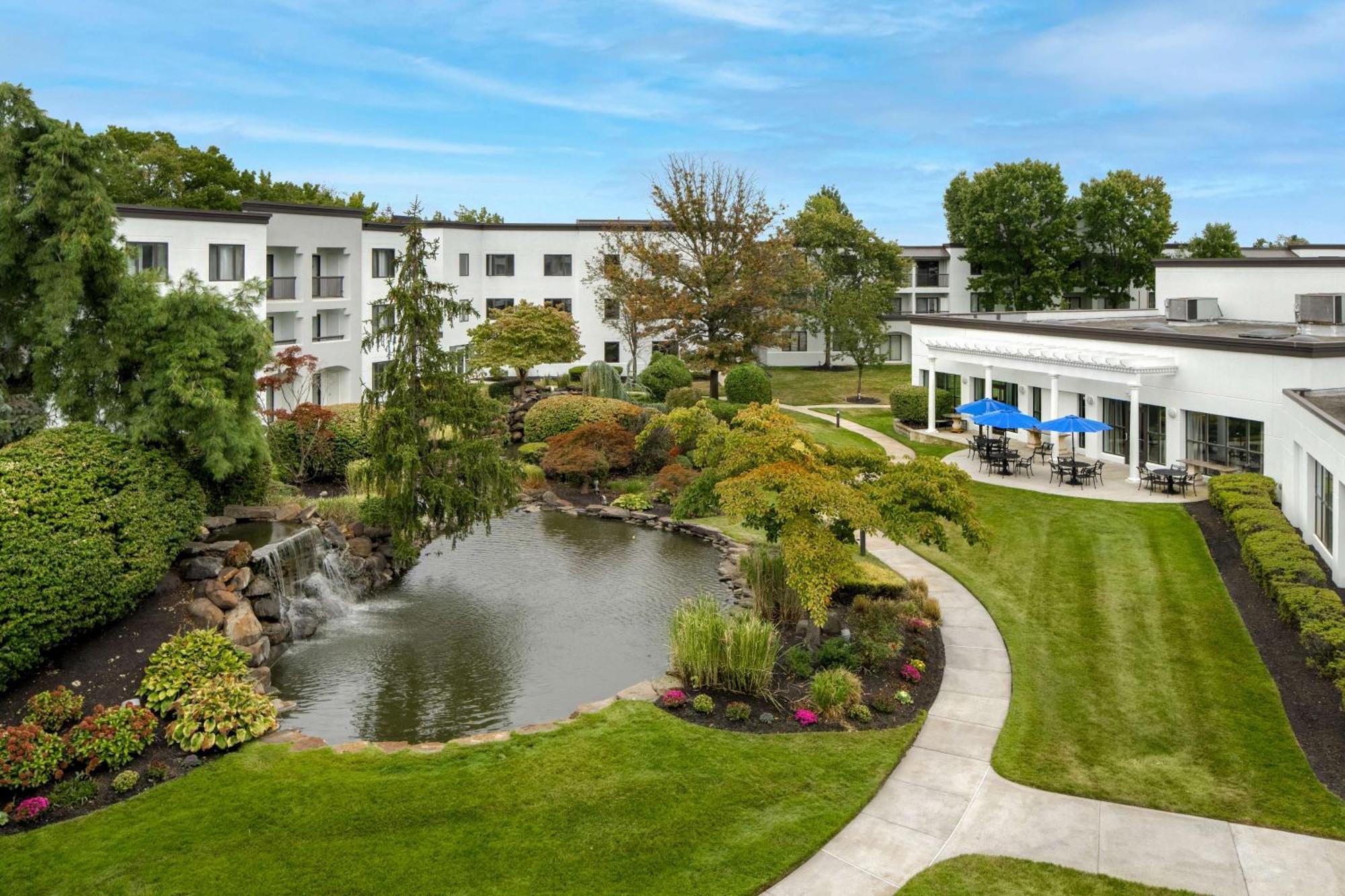 Doubletree Suites By Hilton Mount Laurel Exterior photo