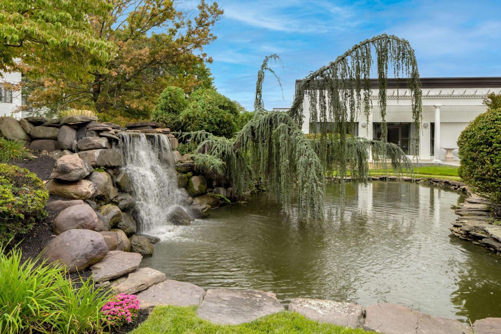 Doubletree Suites By Hilton Mount Laurel Exterior photo