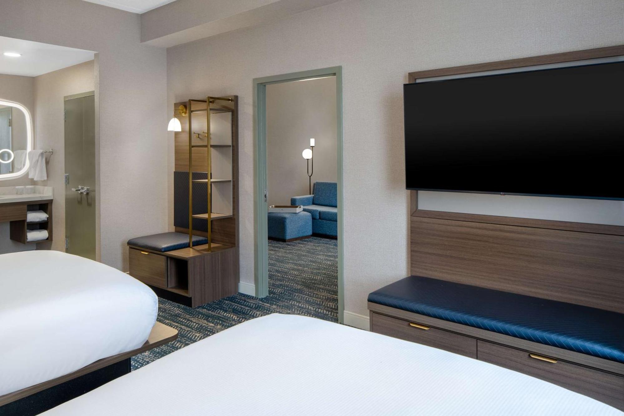 Doubletree Suites By Hilton Mount Laurel Exterior photo