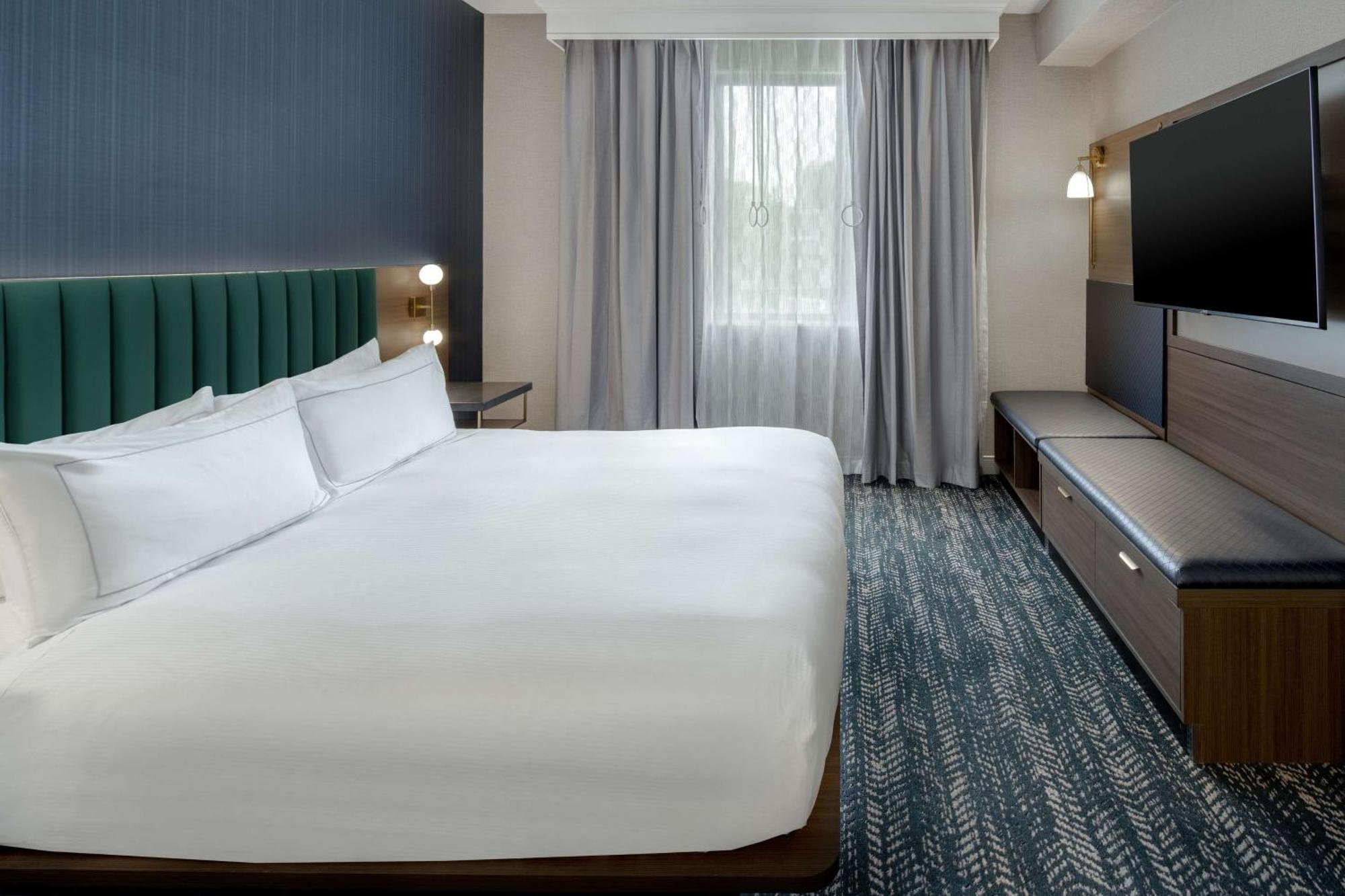 Doubletree Suites By Hilton Mount Laurel Exterior photo