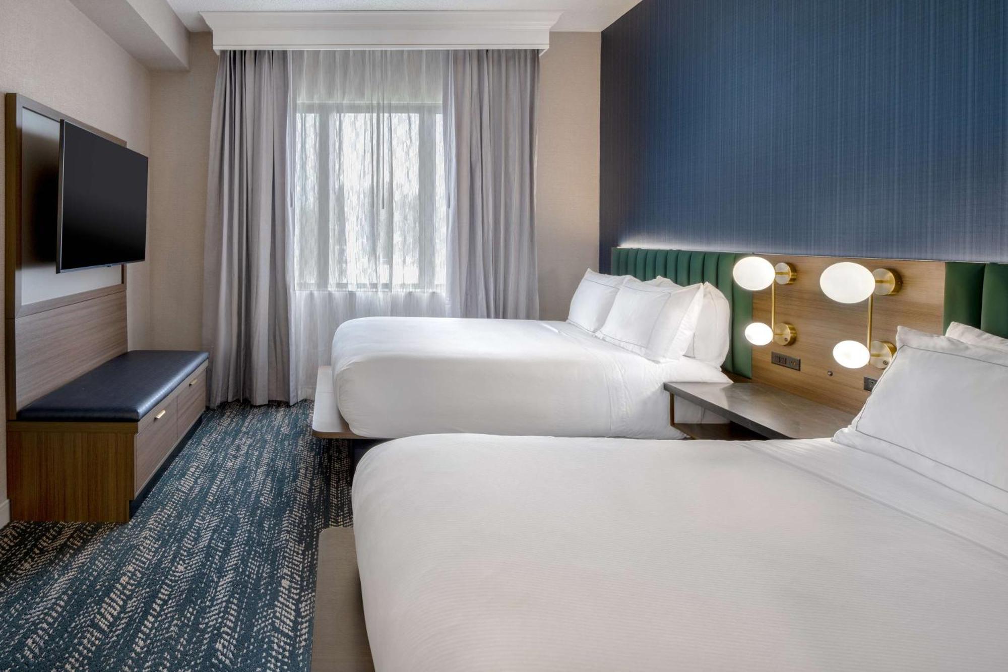 Doubletree Suites By Hilton Mount Laurel Exterior photo