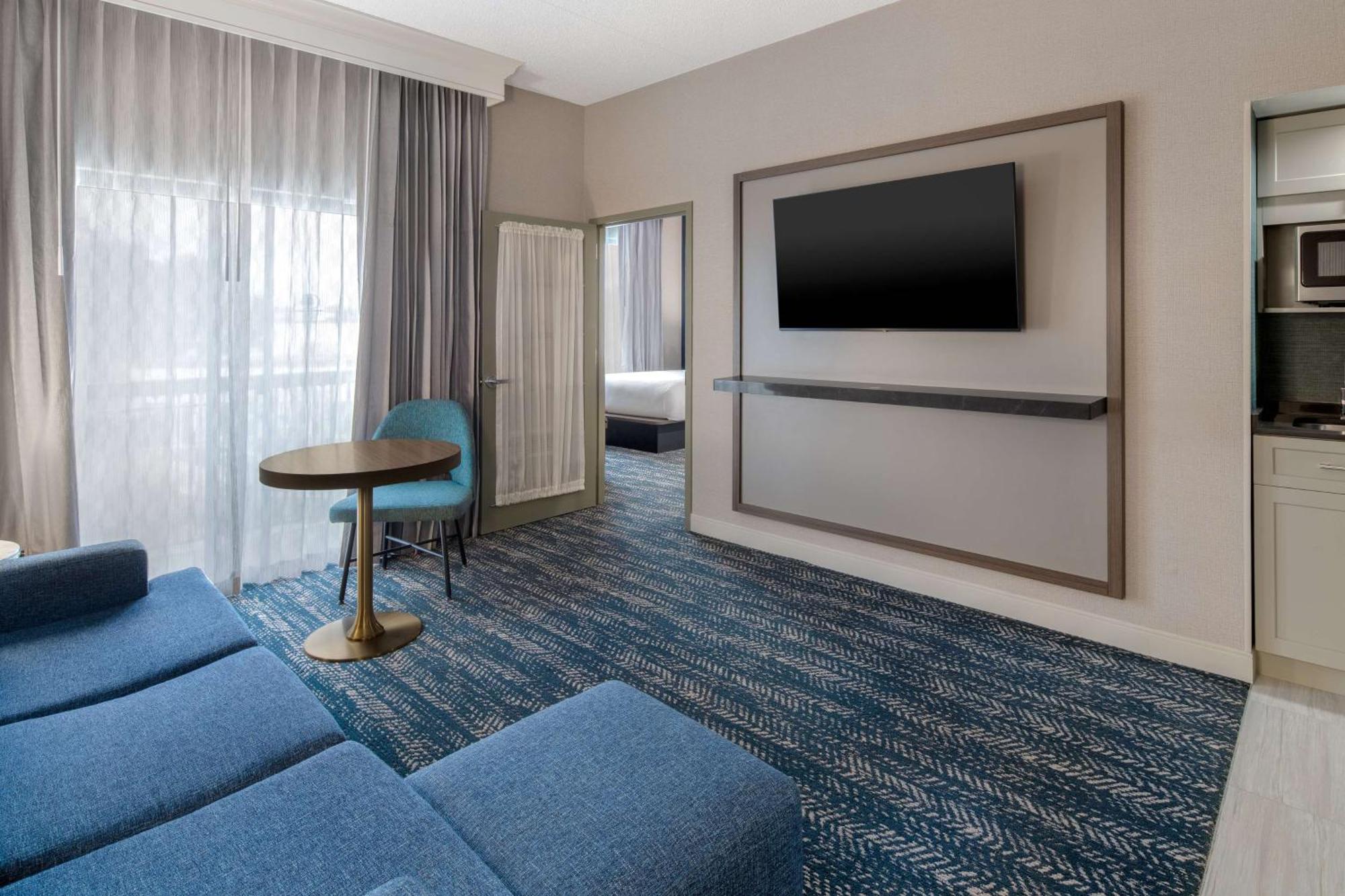 Doubletree Suites By Hilton Mount Laurel Exterior photo
